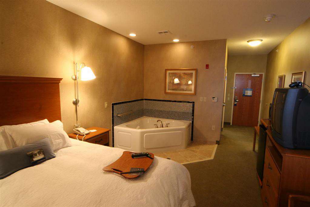 Hampton Inn Commerce/Novi Quarto foto